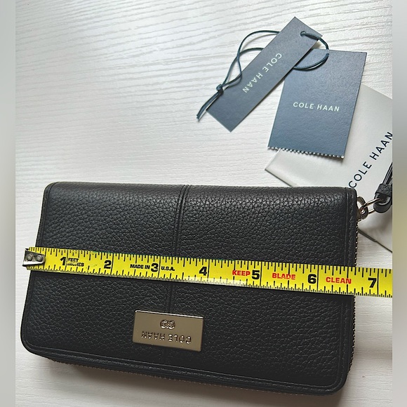 NWT Cole Haan Black Leather Phone Wristband Wallet - Picture 6 of 6